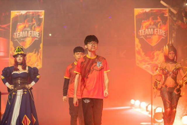 场上的激烈 场上的激烈