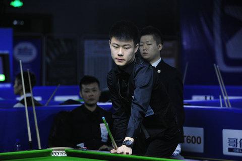 疑展现了覃 疑展现了覃